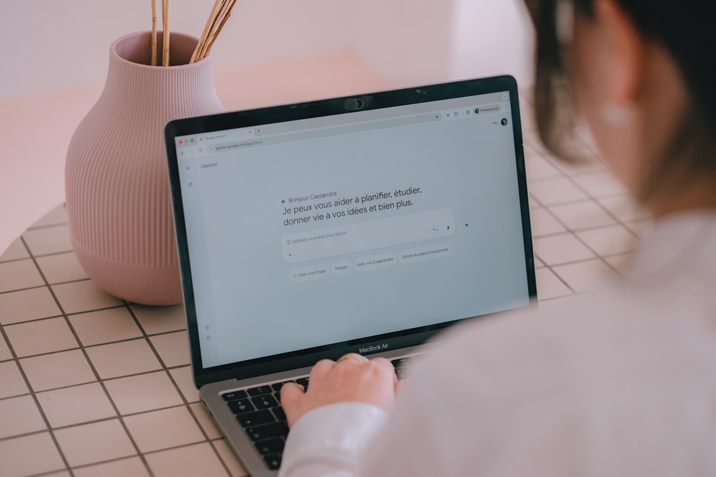 Trabajo asistido por inteligencia artificial